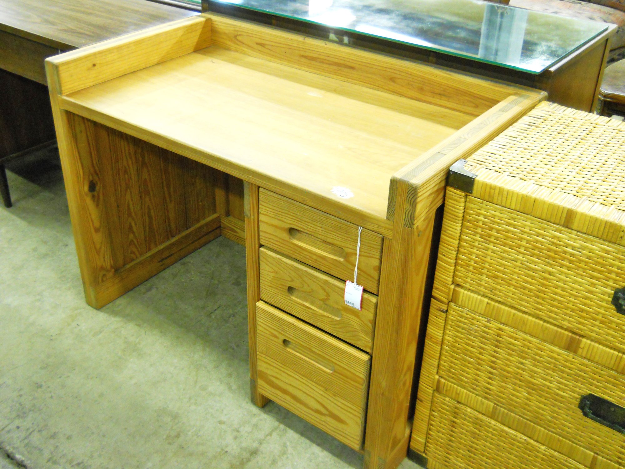 114109 This End Up Desk